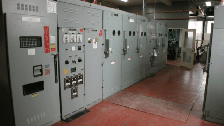 Optimizing MV Switchgear Design for Cost, Safety & Compliance